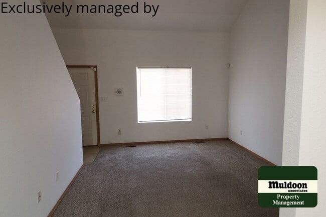 Building Photo - Very Nice Eagleridge Home! Pet Friendly