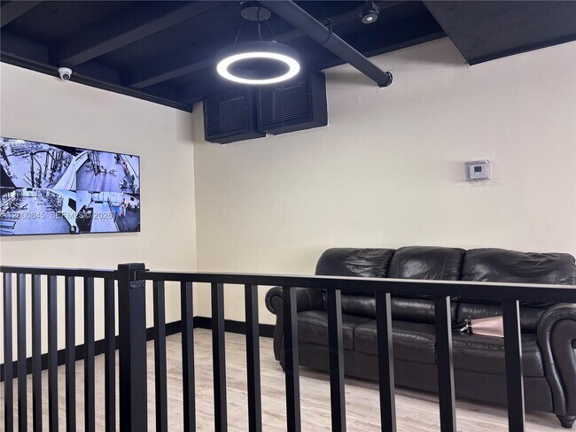 Building Photo - 403 NW 68th Ave