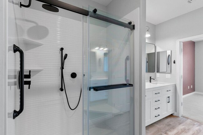 Building Photo - Beautifully upgraded 2Bed 2Bath in Solera Anthem 55+