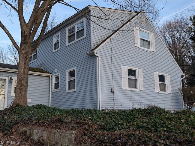 Building Photo - 703 Avondale St