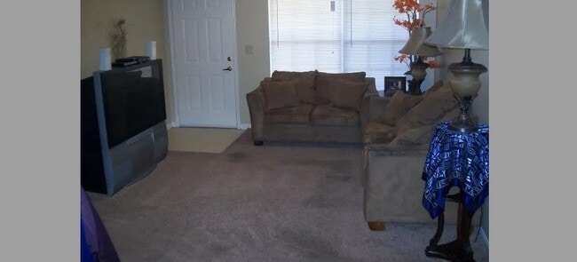 Building Photo - 1900 Snows Mill Ave