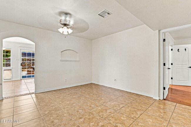 Building Photo - 6340 Modesta St