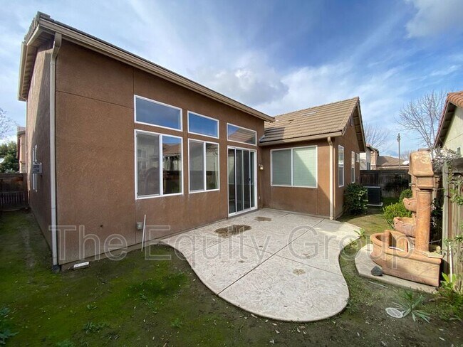 Building Photo - 1424 N Oliveto Ct