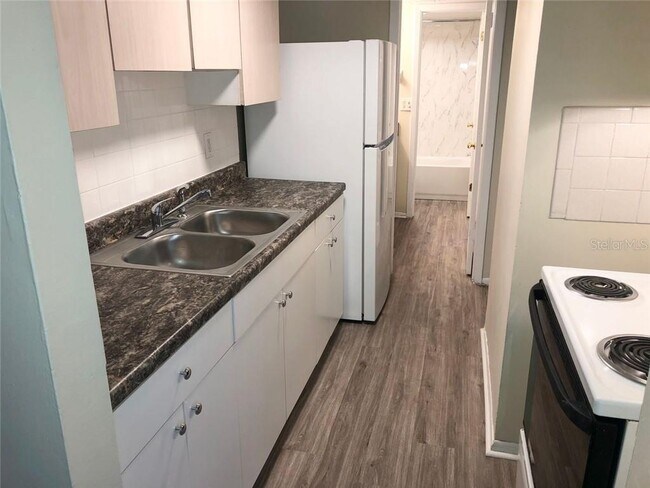 Building Photo - 1347 Baywatch Loop