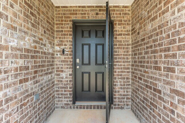 Building Photo - 5092 Gaineswood Dr