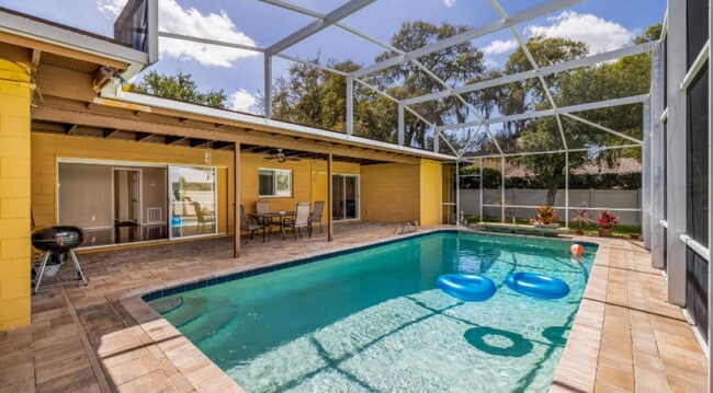 Building Photo - 1483 Glastonberry Rd