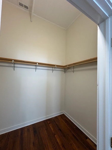 Building Photo - 113 Innes E St