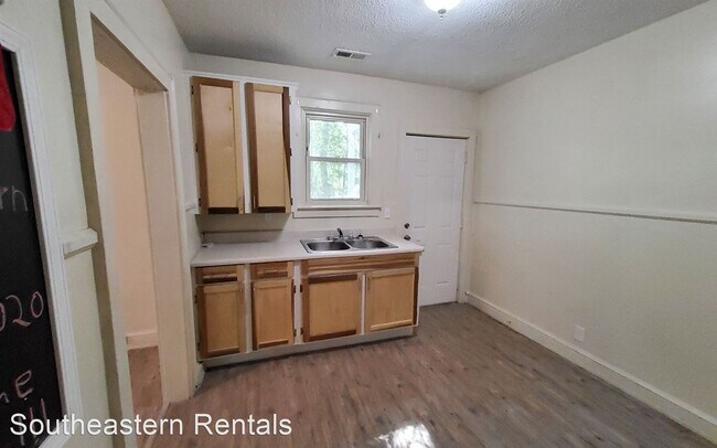 Building Photo - 2 br, 1 bath House - 322 E Charlotte Ave