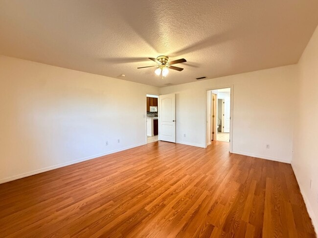 Building Photo - 10438 Vista Pines Loop