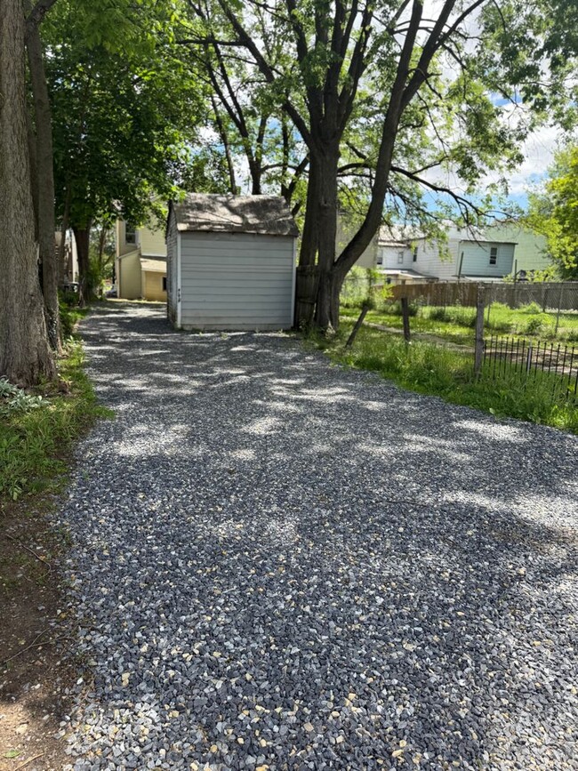 Building Photo - 3 Bedroom 1 Bathroom house in Carlisle PA!