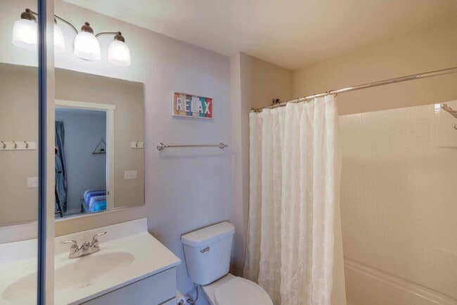 Building Photo - 5 River Row