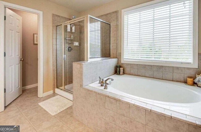 Building Photo - 4217 Brentwood Dr