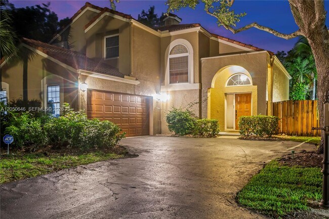 Building Photo - 6885 NW 75th Pl