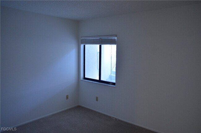 Building Photo - 4009 SE 11th Pl