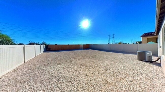 Building Photo - 1627 Vlg Grn Wy