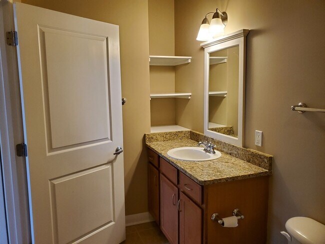 Building Photo - South End condo 1 Bedroom/1 Bath close to everything!