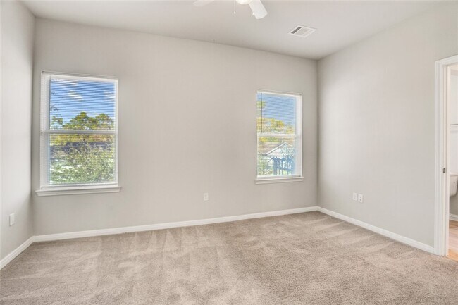 Building Photo - 1045 Marcolin St