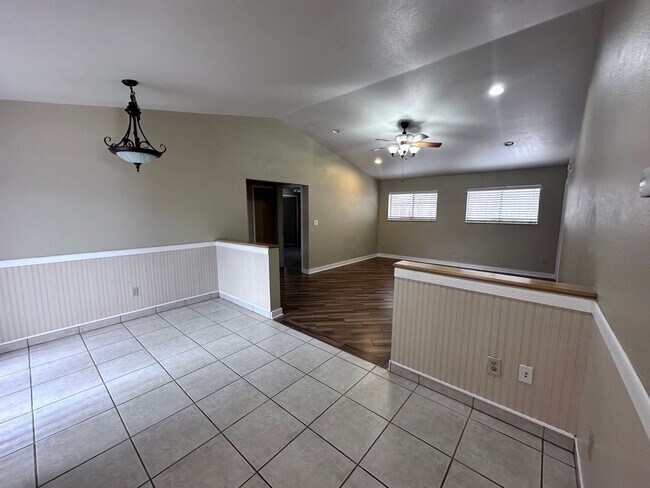 Building Photo - 576 Citadel Rd
