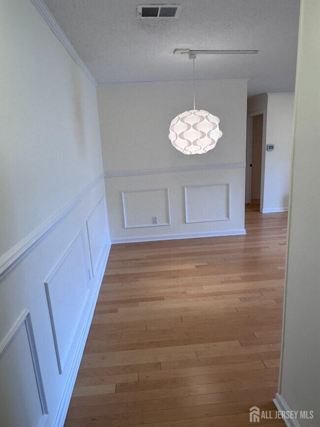 Building Photo - 1706 Pebble Pl