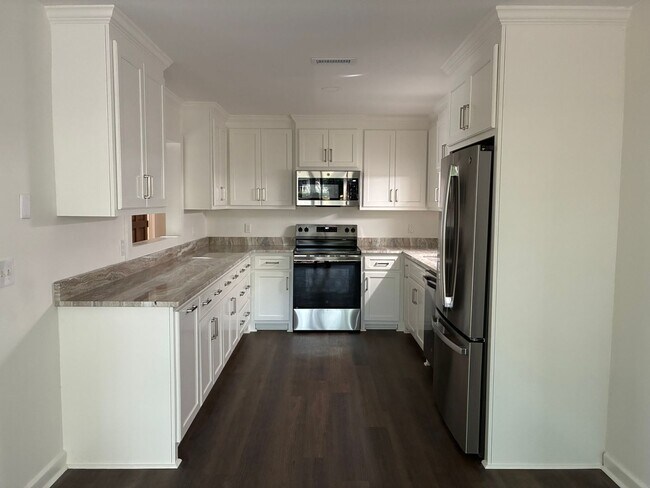 Building Photo - 221 Mariners Row