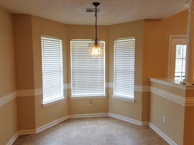 Building Photo - 2166 Greencliff Dr
