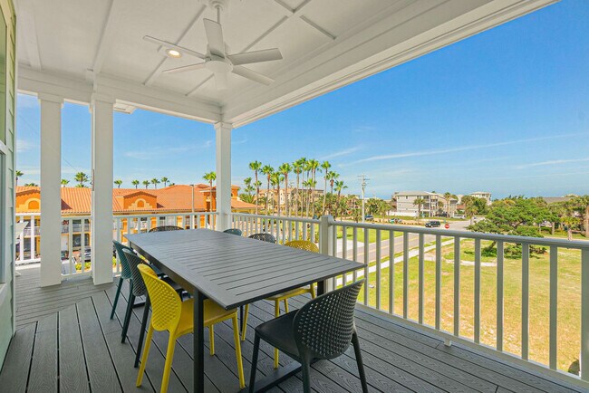 Building Photo - 105 8th St