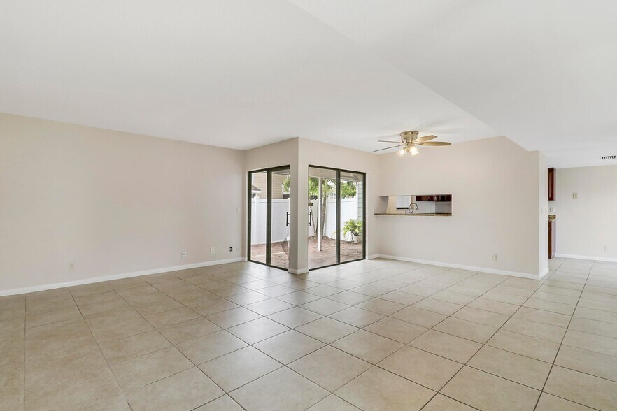 Building Photo - 202 Lakewood Dr