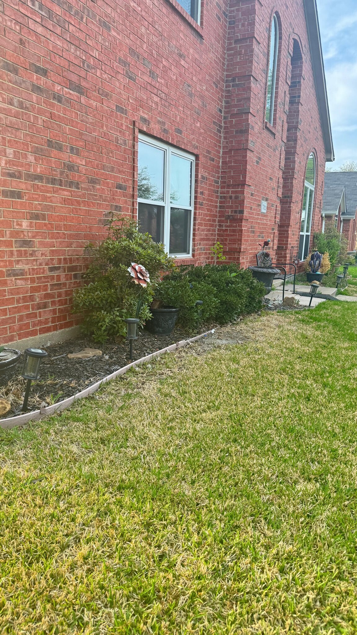 Building Photo - 7011 Cottonwood Cir