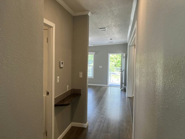 Building Photo - 3150 NE 36th Ave