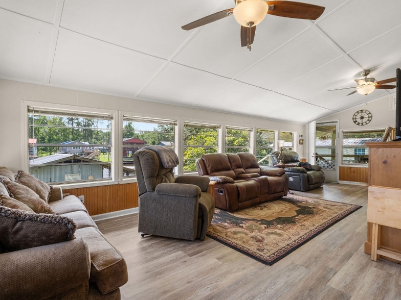 Building Photo - 209 Harris Dr