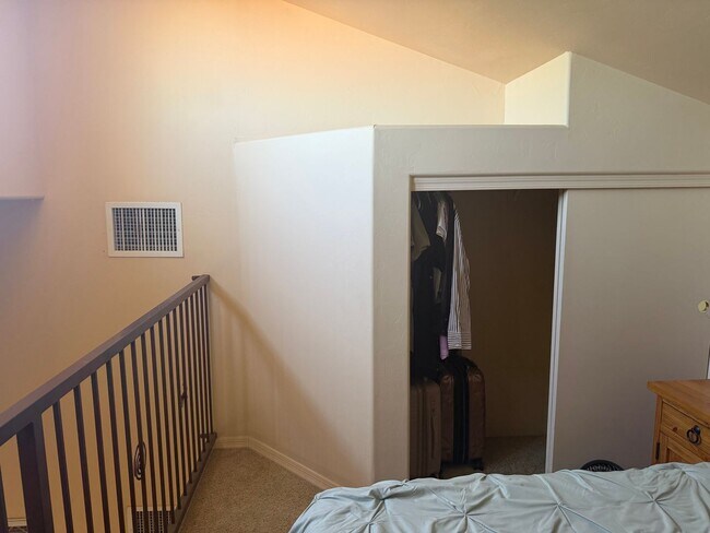Building Photo - 6720 N Andrea Doria Dr