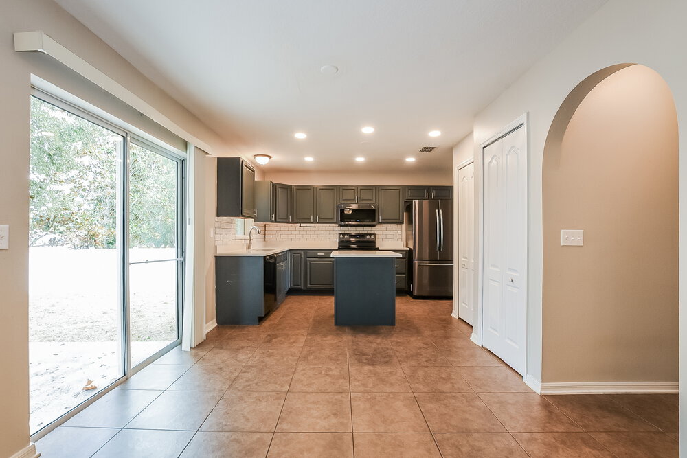 Building Photo - 7545 Sloewood Dr