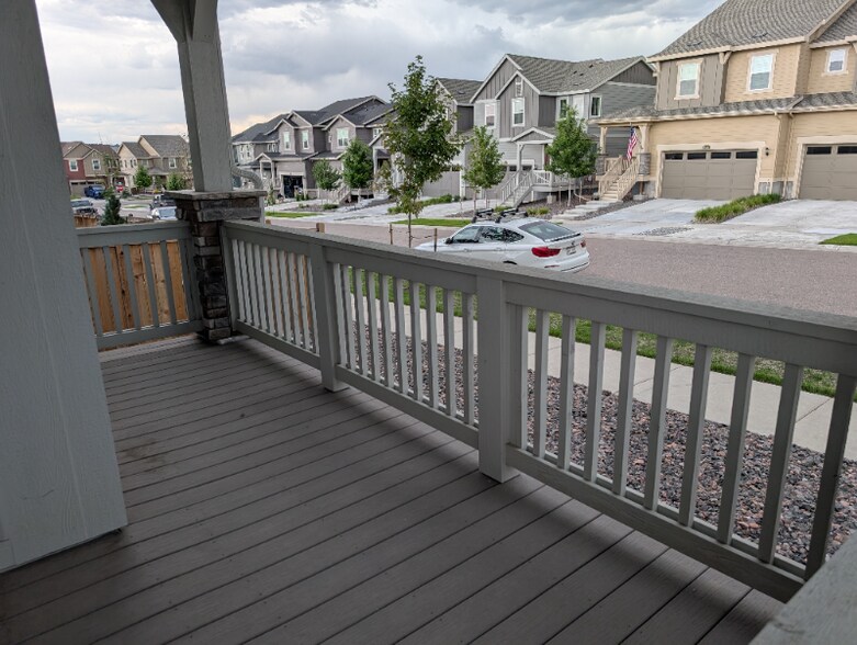 Building Photo - 9050 Hills Dr