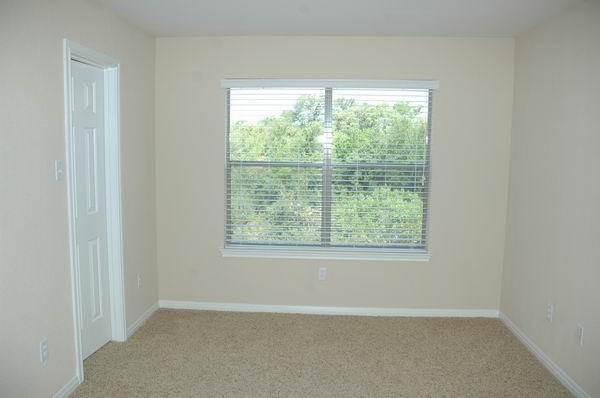 Building Photo - 401 Buttercup Creek Blvd