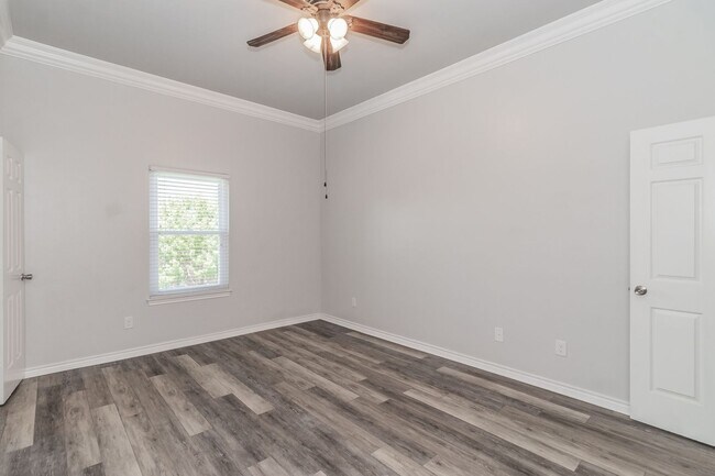 Building Photo - Birchman Place Townhomes - Now Leasing
