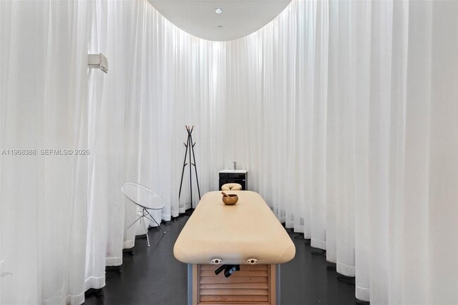 Building Photo - 450 Alton Rd