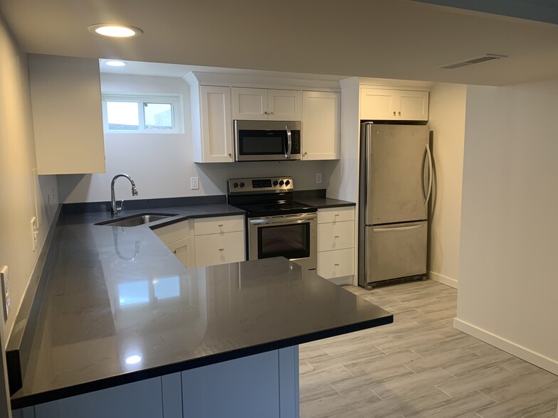 Primary Photo - 1555 E Lanebrook Ln