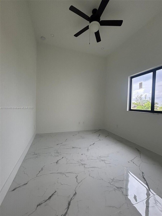 Building Photo - 4304 NW 27th Ln