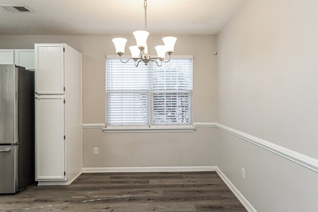 Building Photo - 13954 Dingess Rd