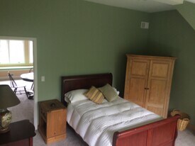 Building Photo - 244 Eaton St