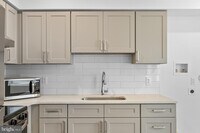 Building Photo - 2652 Bridge St