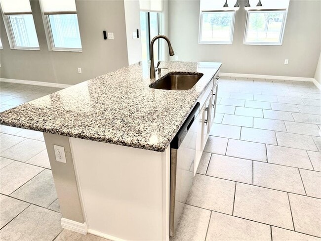 Building Photo - 6268 Great Bear Dr