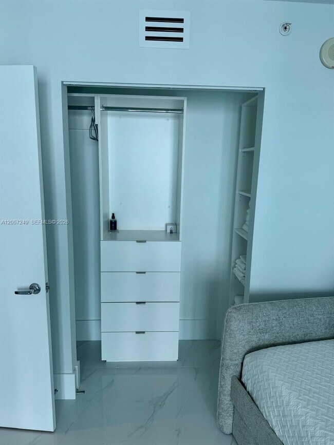 Building Photo - 250 Sunny Isles Blvd
