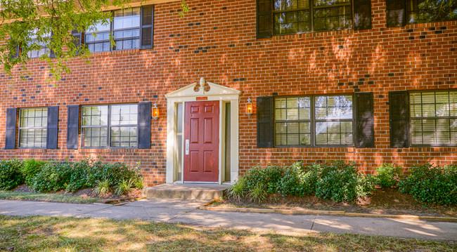 Exterior - Mallory Apartments