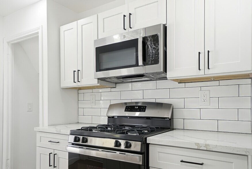 Building Photo - 509 N Rosedale Ave