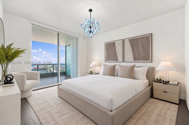 Building Photo - 900 Biscayne Blvd
