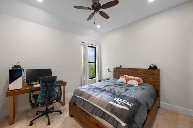 Building Photo - 4518 Diamante Dr