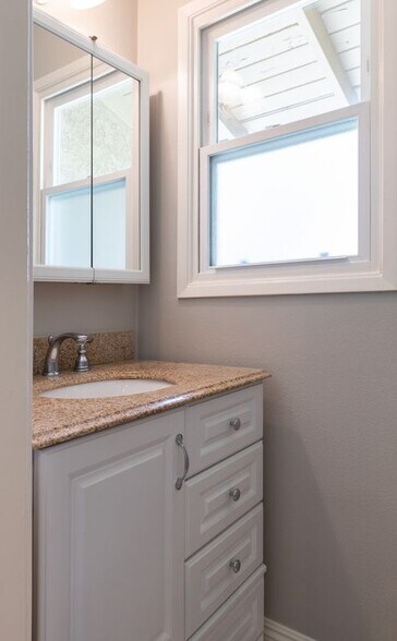 Building Photo - 5532 Vallecito
