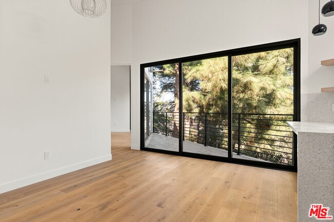 Building Photo - 3427 Bonnie Hill Dr