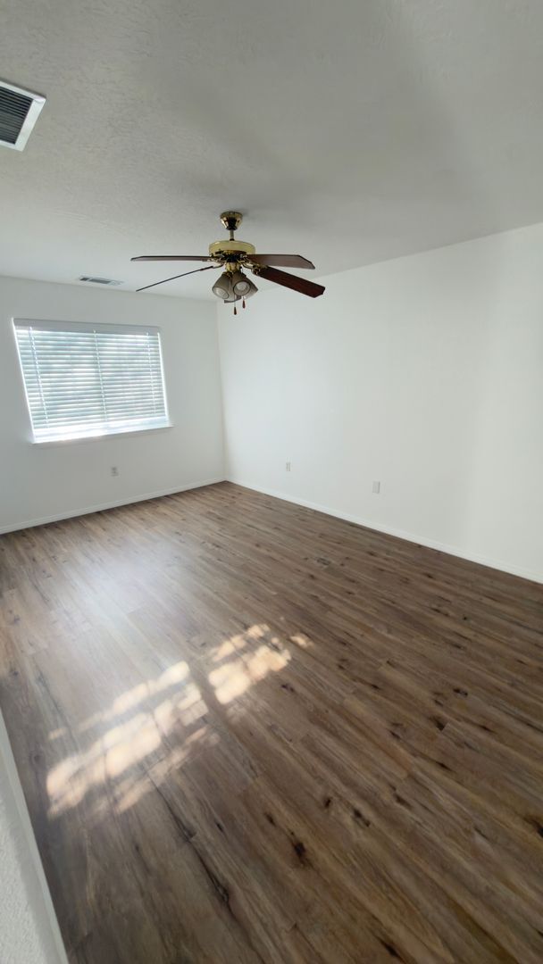 Building Photo - Amazing Hesperia Home